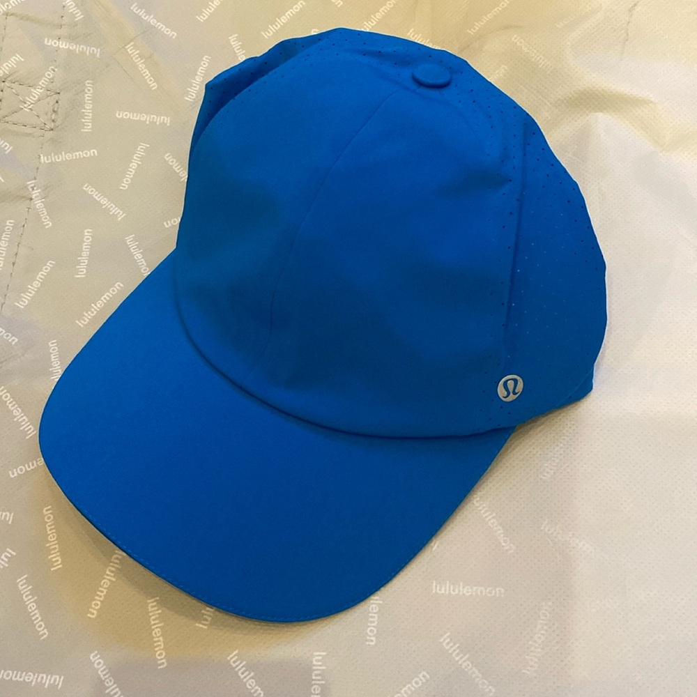 Brand new Lululemon Womens Fast and Free Running Hat *Vent